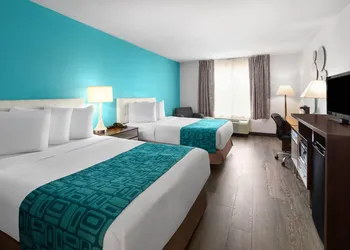Howard Johnson by Wyndham Romulus Detroit Metro Airport hotel thumbnail 4