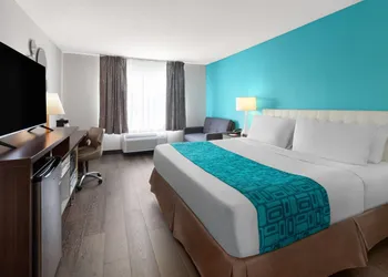 Howard Johnson by Wyndham Romulus Detroit Metro Airport hotel thumbnail 7