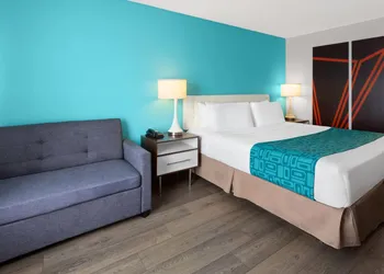 Howard Johnson by Wyndham Romulus Detroit Metro Airport hotel thumbnail 8