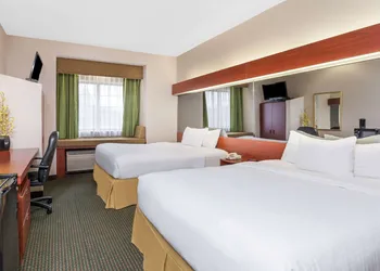 Days Inn by Wyndham near Kansas Speedway hotel thumbnail 5