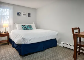 Kittery Inn and Suites hotel thumbnail 5