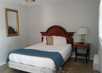 Sterling Gardens hotel thumbnail 3