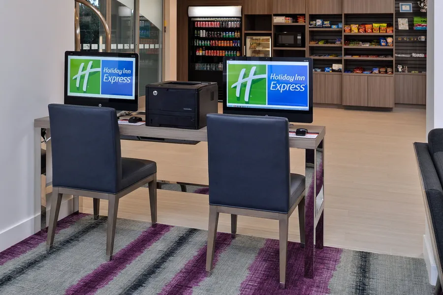 Holiday Inn Express & Suites San Diego - Mission Valley by IHG hotel detail image 6