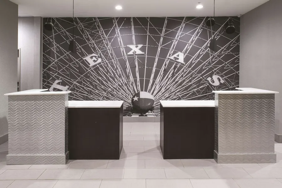 La Quinta Inn & Suites by Wyndham Fort Worth West - I-30 hotel detail image 2