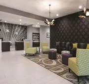 La Quinta Inn & Suites by Wyndham Fort Worth West - I-30 hotel detail image 3