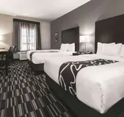 La Quinta Inn & Suites by Wyndham Fort Worth West - I-30 hotel detail image 5