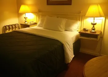 Port Motel hotel thumbnail 3
