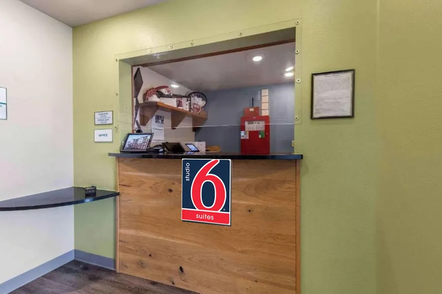 Studio 6 Extended Stay Oklahoma City Norman OK hotel detail image 2
