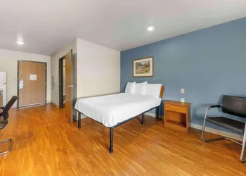 Studio 6 Extended Stay Oklahoma City Norman OK hotel thumbnail 3