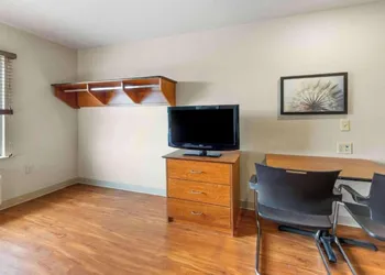 Studio 6 Extended Stay Oklahoma City Norman OK hotel thumbnail 5
