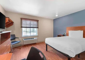 Studio 6 Extended Stay Oklahoma City Norman OK hotel thumbnail 8