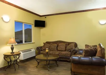 Days Inn by Wyndham Hurricane/Zion National Park Area hotel thumbnail 2