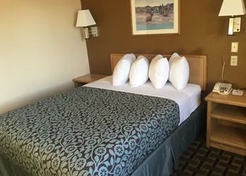 Days Inn by Wyndham Hurricane/Zion National Park Area hotel thumbnail 6