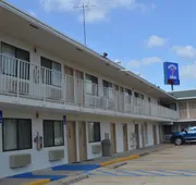 Super 7 Inn hotel detail image 7