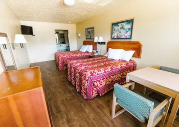 Summer Breeze Motel hotel thumbnail 7