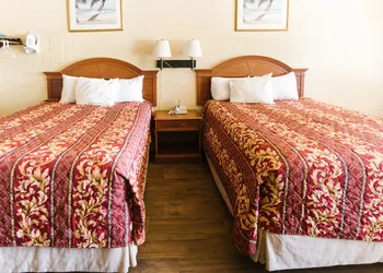 Summer Breeze Motel hotel thumbnail 8