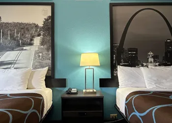 Super 8 by Wyndham Belleville St. Louis Area hotel thumbnail 8