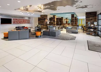 La Quinta Inn & Suites by Wyndham Atlanta Airport North hotel thumbnail 3