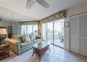 Marco Beach Vacation Suites hotel thumbnail 7
