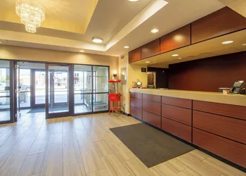 Red Roof Inn & Suites Indianapolis Airport hotel thumbnail 2