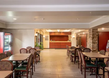 Red Roof Inn & Suites Indianapolis Airport hotel thumbnail 3