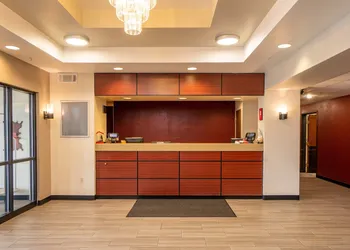 Red Roof Inn & Suites Indianapolis Airport hotel thumbnail 7
