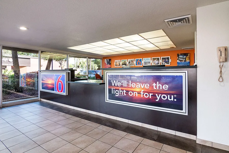 Motel 6 Tampa, FL - Fairgrounds hotel detail image 2