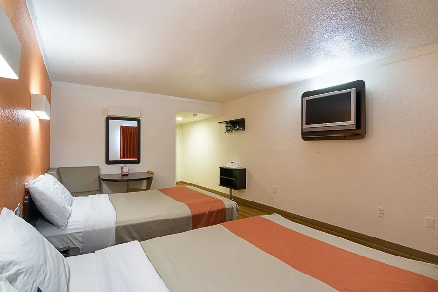 Motel 6 Tampa, FL - Fairgrounds hotel detail image 6