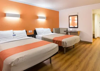 Motel 6 Tampa, FL - Fairgrounds hotel thumbnail 7