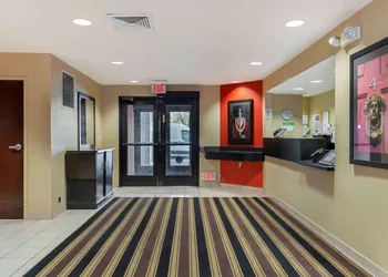 Extended Stay America Suites Detroit Metropolitan Airport hotel thumbnail 3