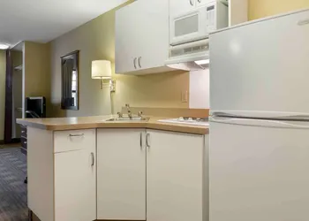 Extended Stay America Suites Detroit Metropolitan Airport hotel thumbnail 8