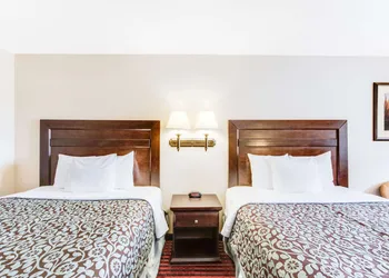Days Inn by Wyndham Fort Stockton hotel thumbnail 6