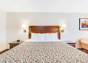 Days Inn by Wyndham Fort Stockton hotel thumbnail 8