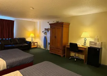 Cassville Four seasons inn & suits hotel thumbnail 2