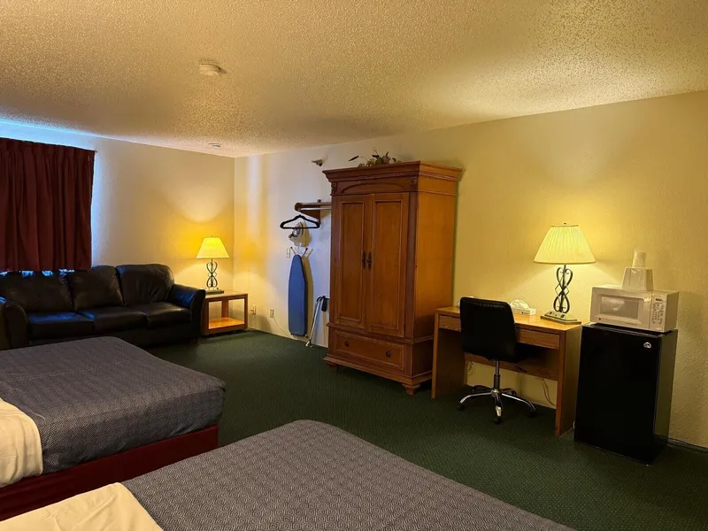 Cassville Four seasons inn & suits hotel detail image 2