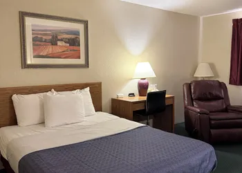 Cassville Four seasons inn & suits hotel thumbnail 4