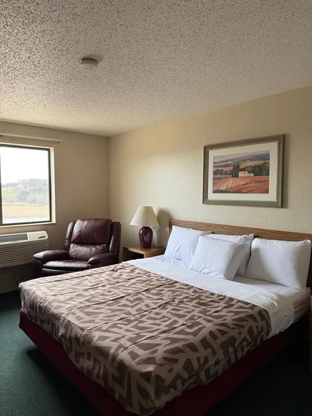 Cassville Four seasons inn & suits hotel detail image 6