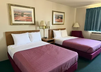 Cassville Four seasons inn & suits hotel thumbnail 8