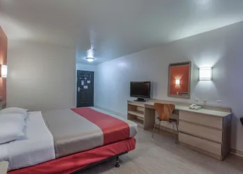 Motel 6 Pasadena, TX hotel thumbnail 5