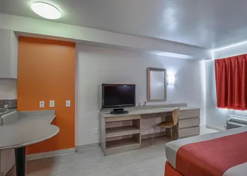 Motel 6 Pasadena, TX hotel thumbnail 7