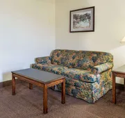 Days Inn by Wyndham Pontoon Beach hotel detail image 7