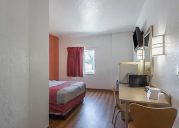 Motel 6 Junction City, KS hotel thumbnail 6