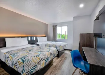 Motel 6 Benbrook, TX - Fort Worth hotel thumbnail 5