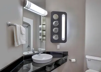 Motel 6 Benbrook, TX - Fort Worth hotel thumbnail 6