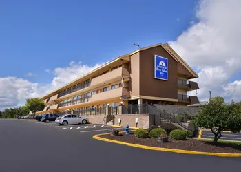 Americas Best Value Inn Pittsburgh Airport hotel thumbnail 5
