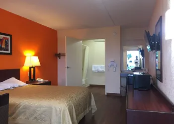 Americas Best Value Inn Pittsburgh Airport hotel thumbnail 6