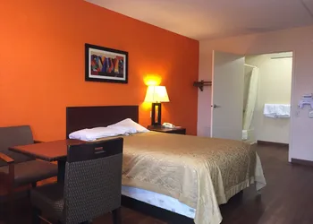 Americas Best Value Inn Pittsburgh Airport hotel thumbnail 7