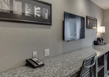 Home Inn & Suites Saskatoon South hotel thumbnail 7