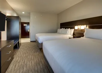 Holiday Inn Express & Suites Lebanon by IHG hotel thumbnail 4