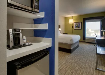 Holiday Inn Express & Suites Lebanon by IHG hotel thumbnail 5